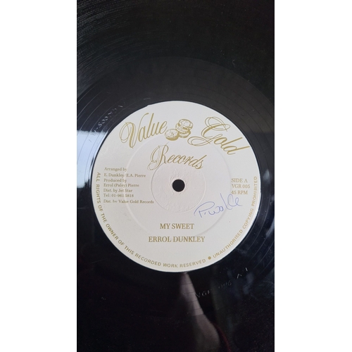 328 - 12-inch vinyl record 'My sweet by Errol Dunkley from Value Gold Records, Version. Arranged by E. Dun... 