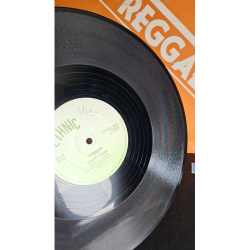 372 - Vinyl 12-inch record 'HEY!BABY by Pat kelly, Ethnic label, recorded at Tuff Gong Studio, Kingston. A... 