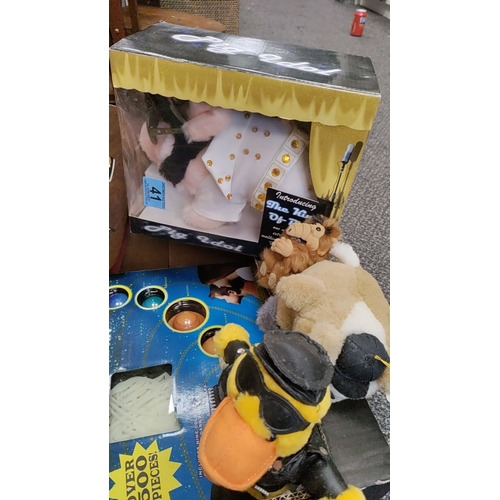 41 - Job lot of cuddly toys to inc Pig idol boxed, Alf, Roadrunner and a boxed glow laser system kirt