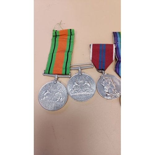 286 - 2 x WW1 medals to include West Yorkshire Reg and Victory medal Lieutenant.O.G.Watson and 2 WWii defe... 