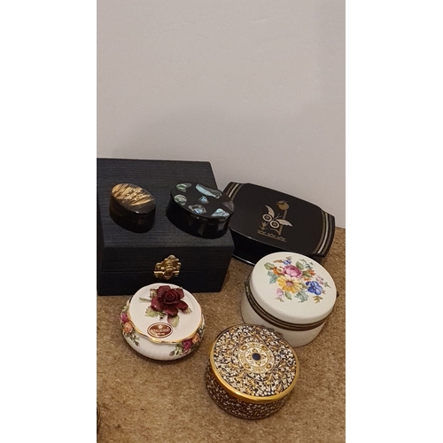 439 - Collection of 11 trinket and pill boxes to include Royal Albert china, bakelite and closonne ware et... 