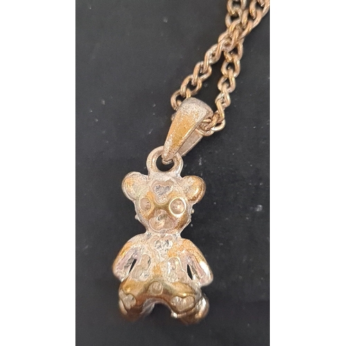 480 - Teddy bear pendant on a 40cm chain