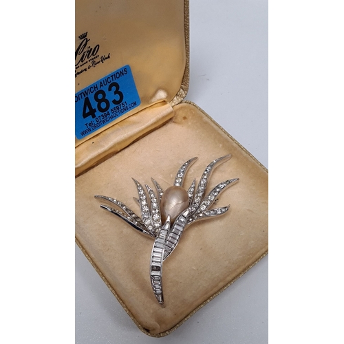 483 - Stunning vintage costume jewellery brooch