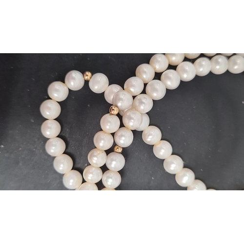 496 - Pearl necklace with 375 gold clasp