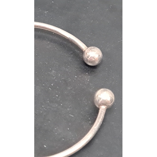 518 - 925 silver bangle 7cm across