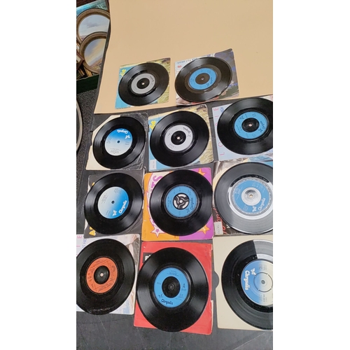 540 - Collection of 45s Blondie vinyl singles, Mixed condition