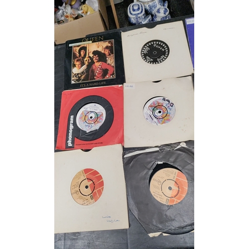 545 - Collection of 45s early Queen vinyl singles, Mixed condition