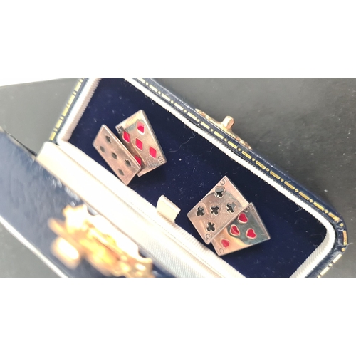 586 - 925 Silver pair of cufflinks with playing card 5 set