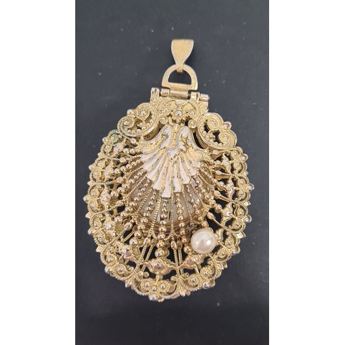 589 - Yellow metal PRESTA 17 jewel watch pendant in filigree style shell set with pearl