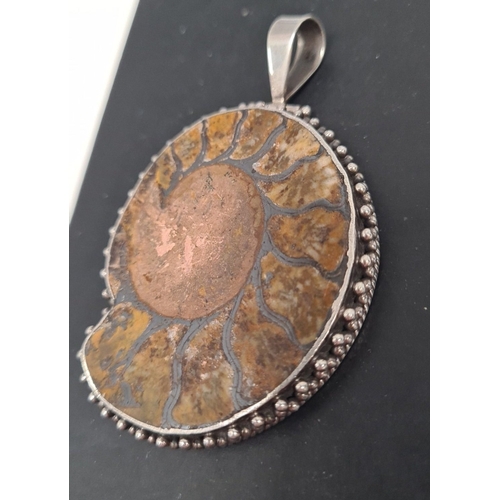 593 - 925 silver large ammonite pendant. 6cm