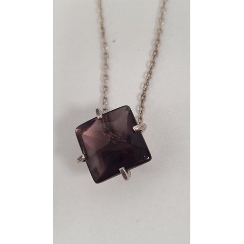 594 - 925 silver necklace with garnet colour stone