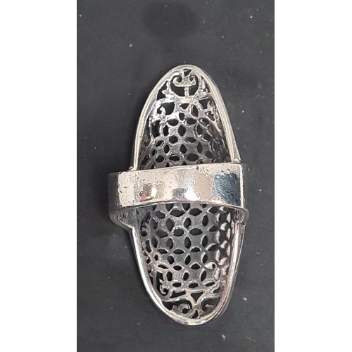 599 - Large 925 silver statement ring with lattice design. Size Q