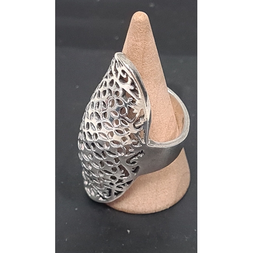 599 - Large 925 silver statement ring with lattice design. Size Q