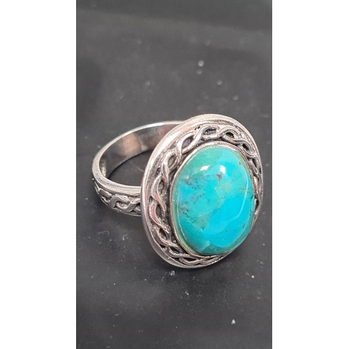 604 - 925 silver ring with turquoise gemstone. Size P