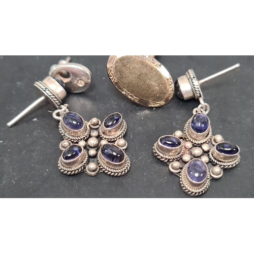 635 - Selection of jewellery including silver