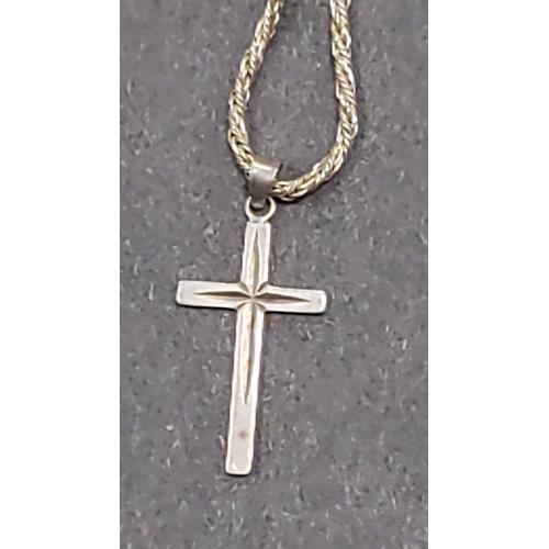 646 - 925 silver chain with cross pendant 36cm long