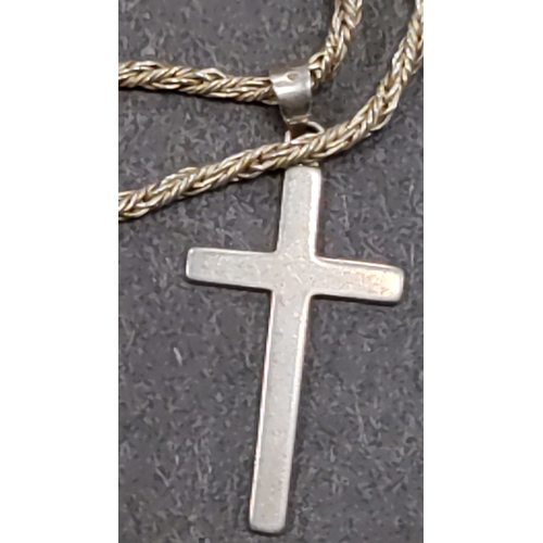 646 - 925 silver chain with cross pendant 36cm long