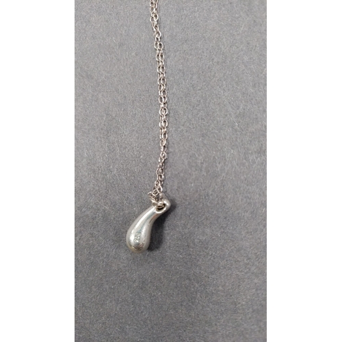 649 - 925 silver chain with silver pendant 46cm long