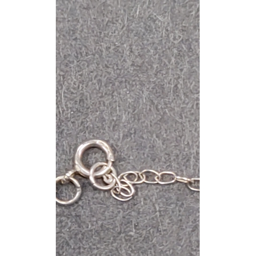 649 - 925 silver chain with silver pendant 46cm long