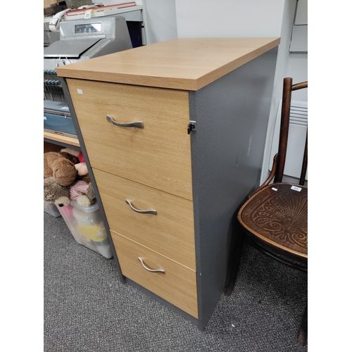 4 - Set of office draws with key. H 105cm 66cm 48cm