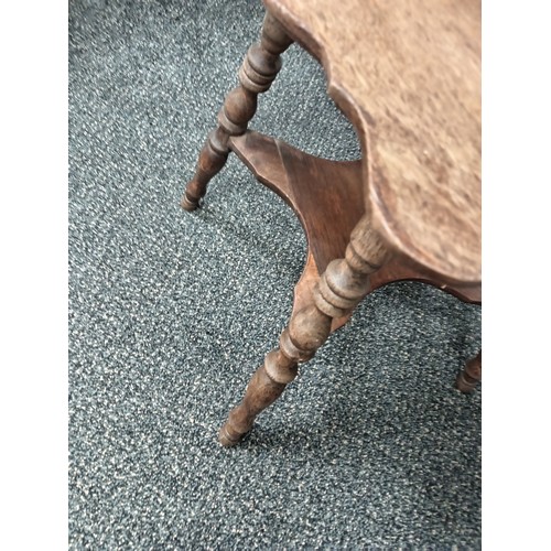 40 - Antique Oak side table H 45cm x W 37cm