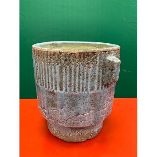 77 - Modern planter with rustic appeal. h20cm x 21cm across, Apx.