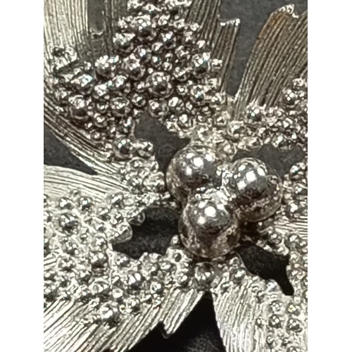 9 - 925 silver flower brooch