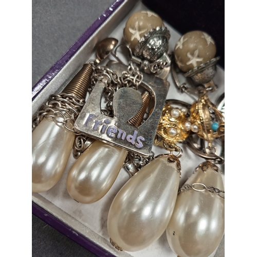 21 - Box of vintage earrings and white metal jewellery