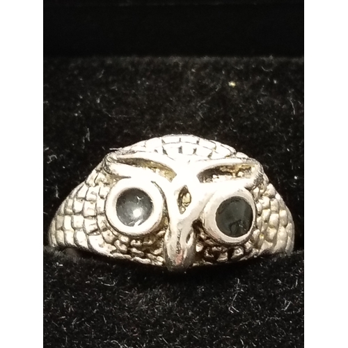 25 - White metal men's owl ring boxed size Q