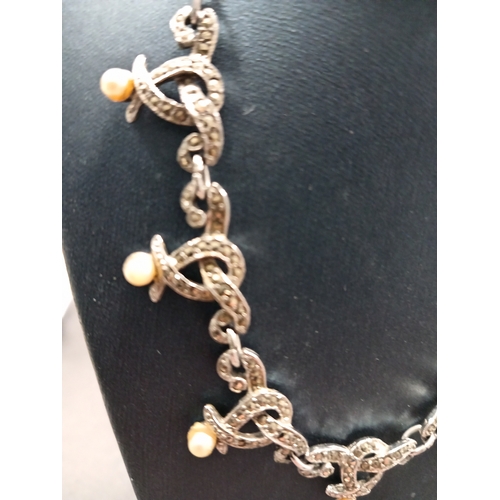 55 - White metal vintage marcasite and faux pearl necklace L 40cm