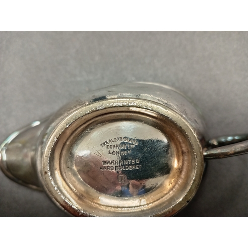 101 - The Alexe Clark company London silver plated gravy boat weight 120.36 grams