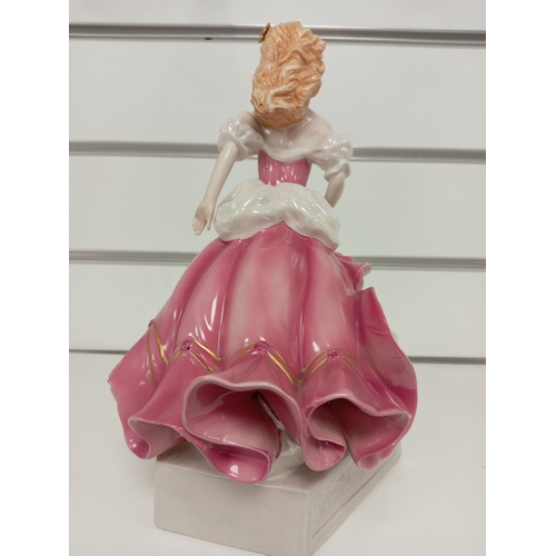 124 - Vintage 1988 Cinderella Franklin mint Disney porcelain figurine designed by Gerda Neubaccher