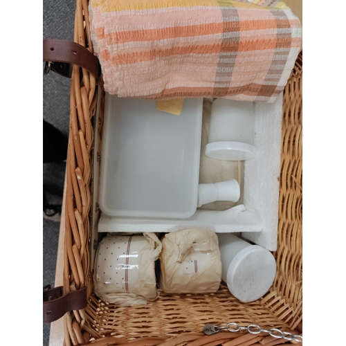 145 - Vintage picnic hamper Complete