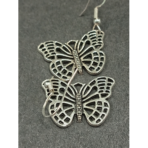 41 - 925 silver butterfly dangle earrings, each butterfly measures 2cm