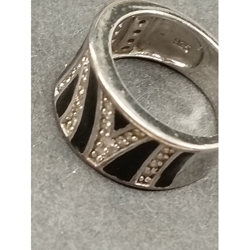 42 - 925 silver Black enamel and diamanté detail ring size O