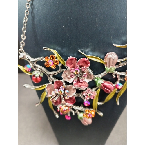 70 - Vintage white metal enamel and gemstone flower necklace