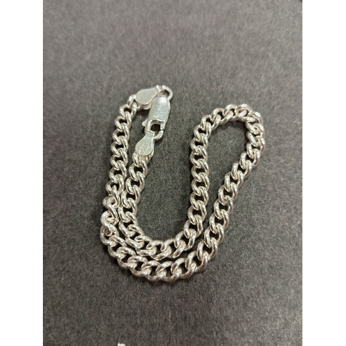 388 - 925 silver curb chain bracelet 18cm