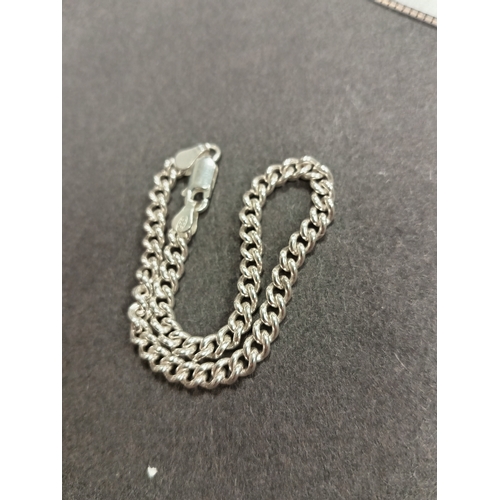 388 - 925 silver curb chain bracelet 18cm