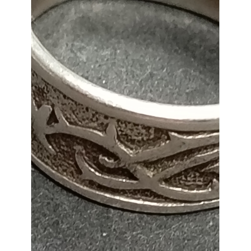 394 - Men's 925 silver celtic band ring size T