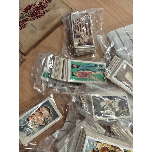 19 - Job lot of complete sets of vintage cigarette picture cards and Two albums includes animals, flags, ... 