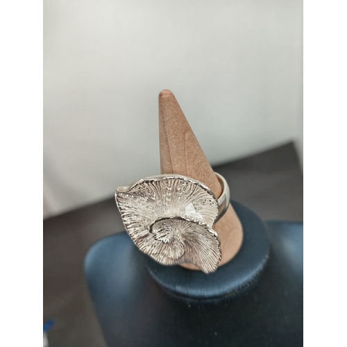 309 - Large flower 925 silver ring size P