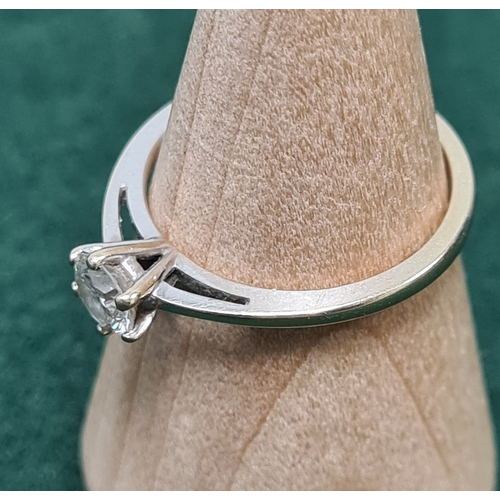 321 - 0.4 carat Diamond solitaire ring set in 18 carat white gold. Size K 1.9 grams.