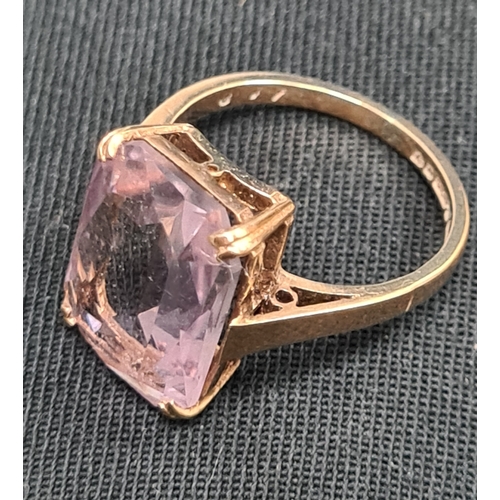 324 - 9 carat gold ring with large Amethyst size J 2.9 grams & Amber drop earrings 3cm drop on yellow meta... 