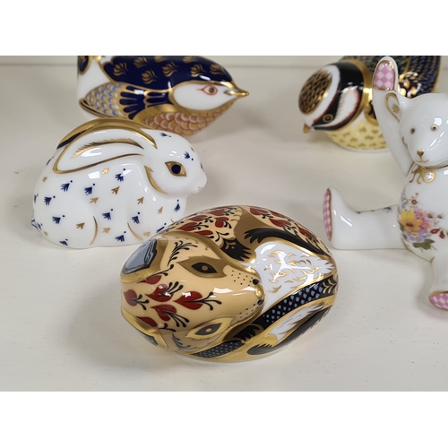 655 - 5 Royal Crown Derby paperweight figures to include 2 birds, rabbit, mouse and teddy. largest H8cm x ... 