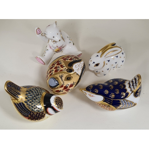 655 - 5 Royal Crown Derby paperweight figures to include 2 birds, rabbit, mouse and teddy. largest H8cm x ... 