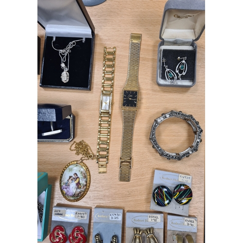 658 - Job lot of mixed metal jewellery to include watches, earrings; necklaces and bracelets. A silver 3D ... 