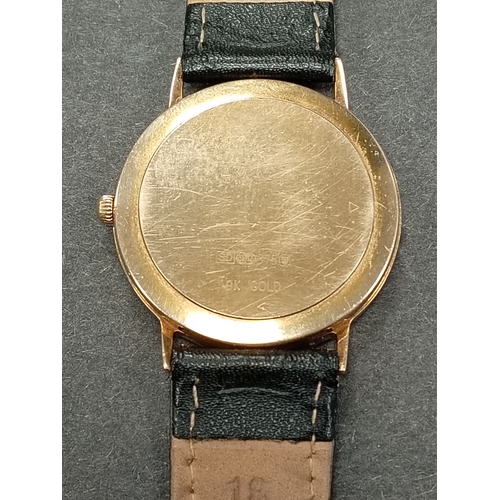 661 - Rotary watch Elite 9k gold wristwatch with quartz battery movement. (scratches on glass and ware on ... 