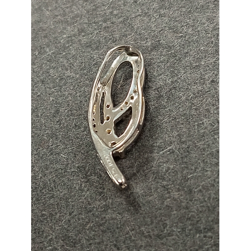 671 - 925 silver diamond pendant 2cm