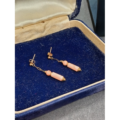 675 - Art Deco yellow metal pink coral necklace 16cm and matching dangle earrings 2cm in vintage box