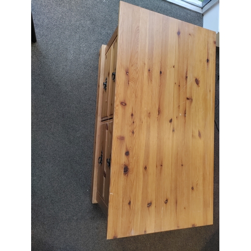 440 - Pine Coffee table with draws and shoe storage. H 51cm x W 106.5cm x D 58cm